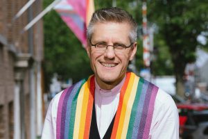 Lees meer over het artikel Wielie Elhorst beroepen als predikant voor de LHBTI+-gemeenschap 
